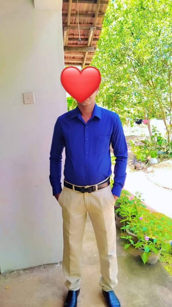 68c7b29ea697bWeeOfuBsex1757917854.jpg
